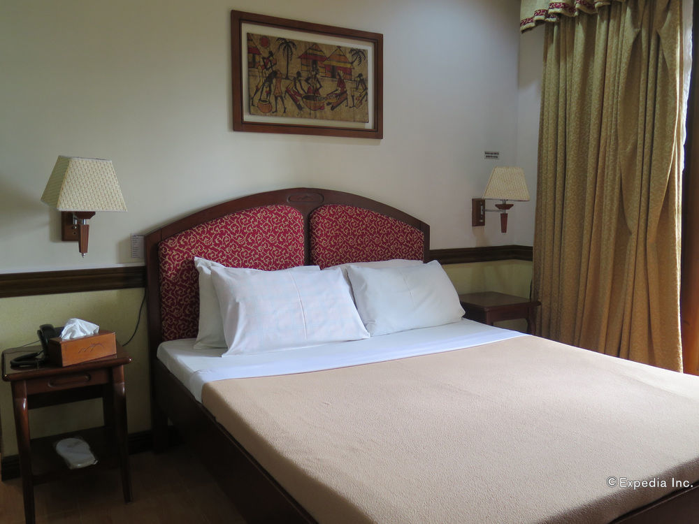 G'S Grand Resort And Convention Center Panglao Exteriör bild