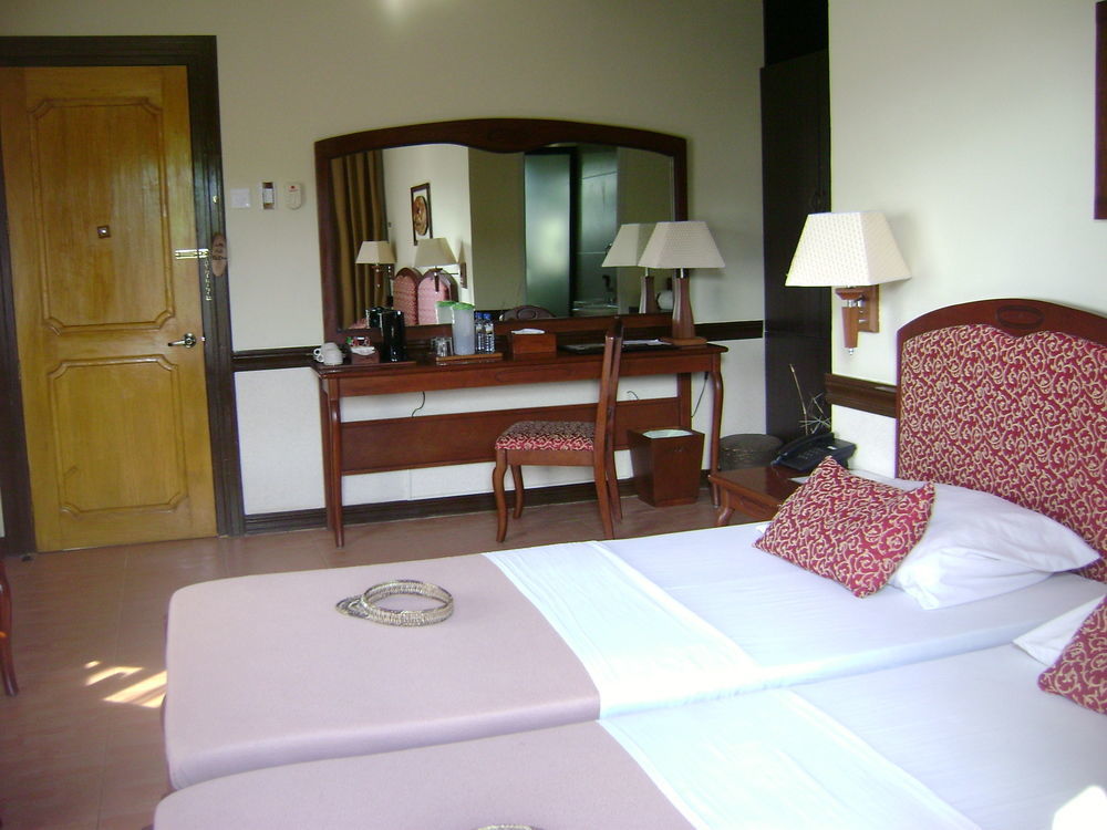 G'S Grand Resort And Convention Center Panglao Exteriör bild