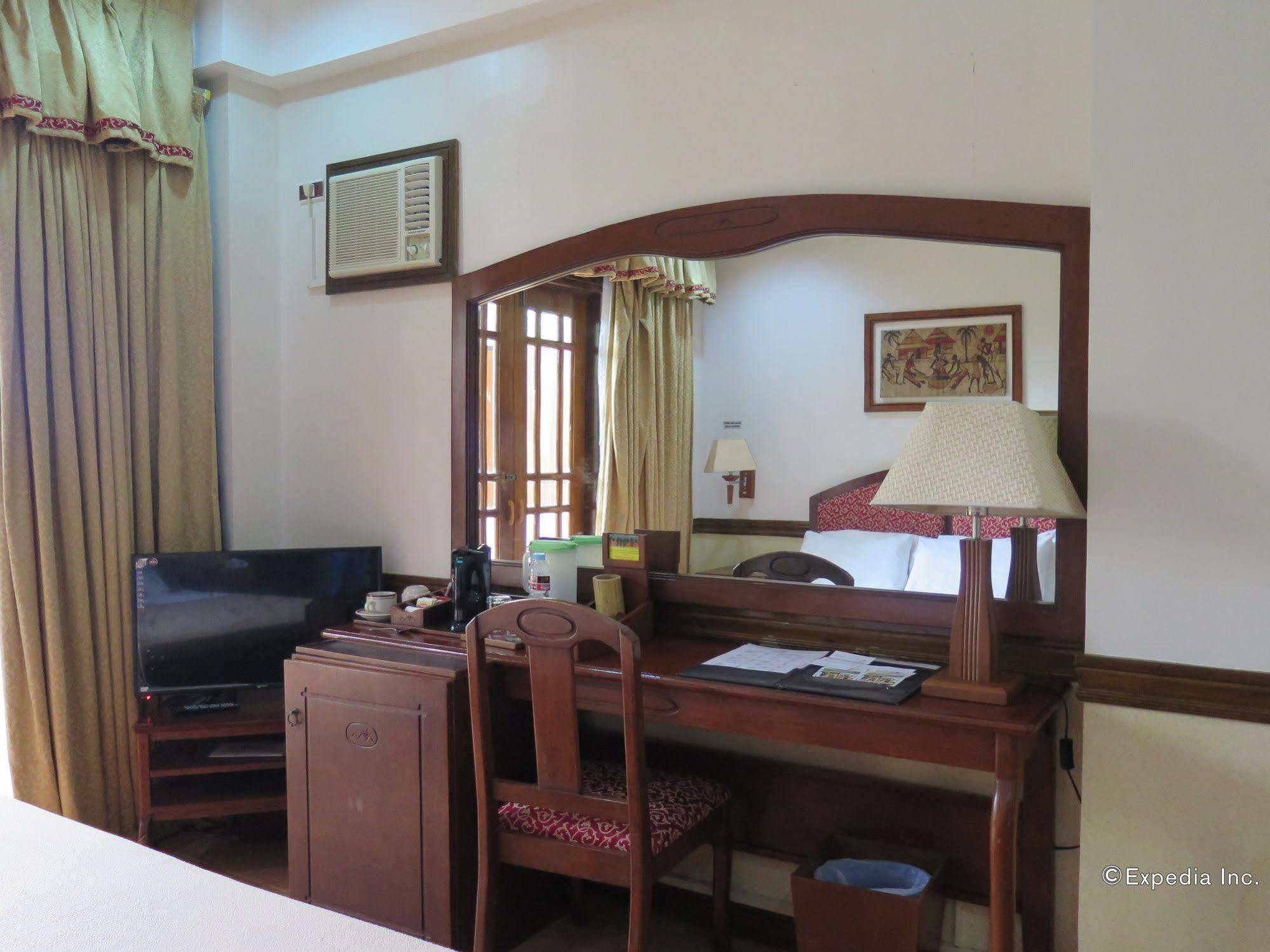 G'S Grand Resort And Convention Center Panglao Exteriör bild