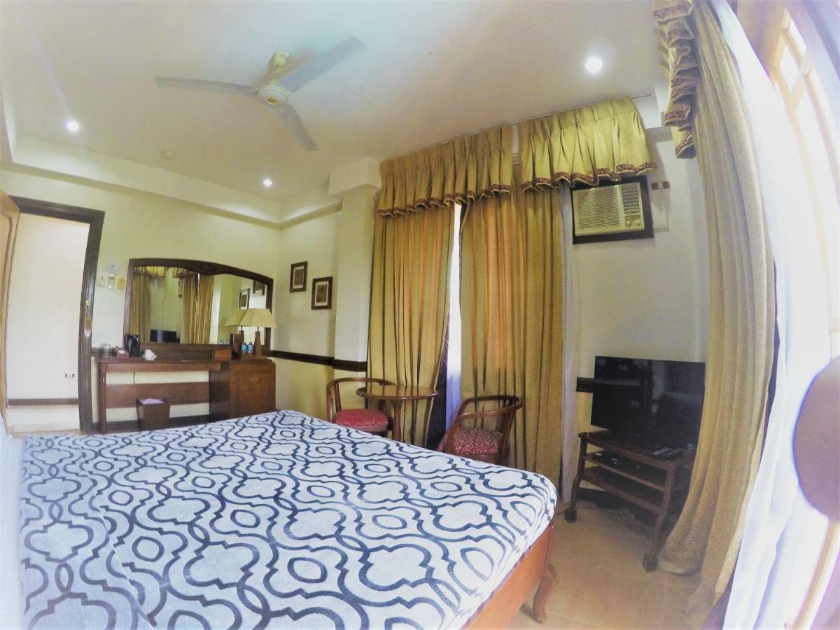 G'S Grand Resort And Convention Center Panglao Exteriör bild