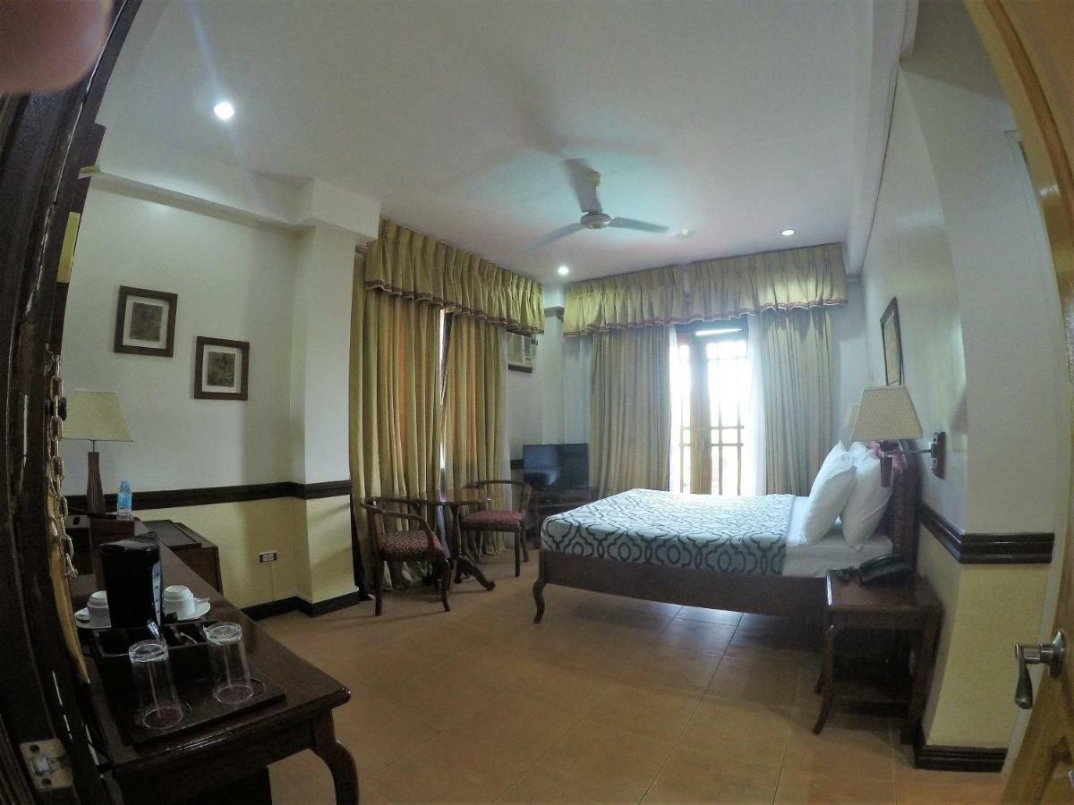 G'S Grand Resort And Convention Center Panglao Exteriör bild